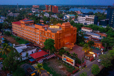backwater resort in Alleppey, luxury resort in Alappuzha, family resort in Alleppey, Alleppey resort with spa, corporate resort in Alappuzha, and Alleppey resort booking.
